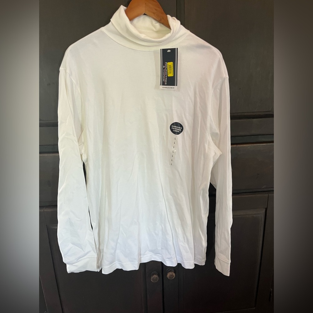 NWT Roundtree & York White Turtle Neck SIZE-L